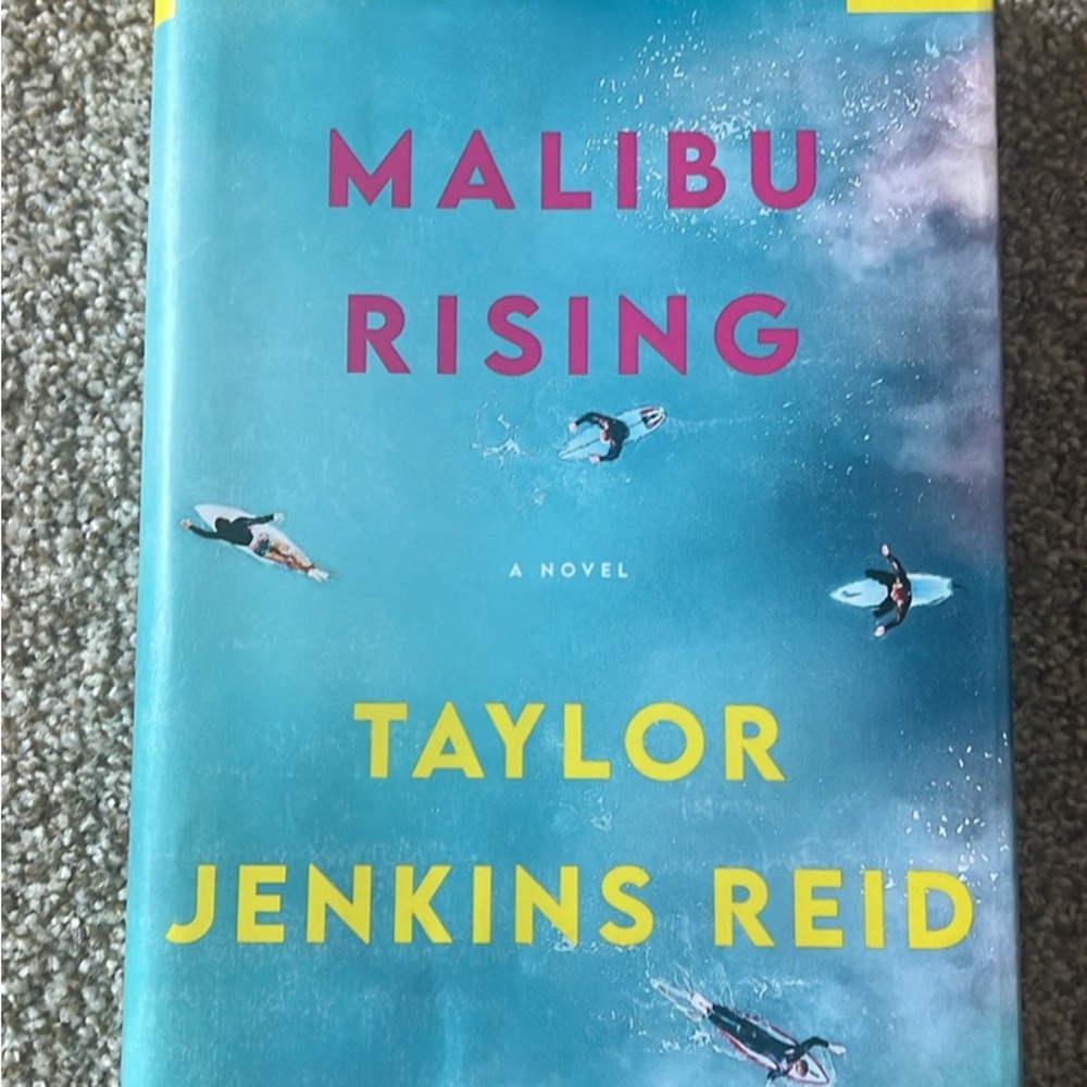 Malibu Rising book by Taylor Jenkins Reid